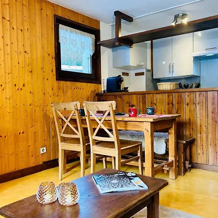 Comfortable With Garden In Шамони