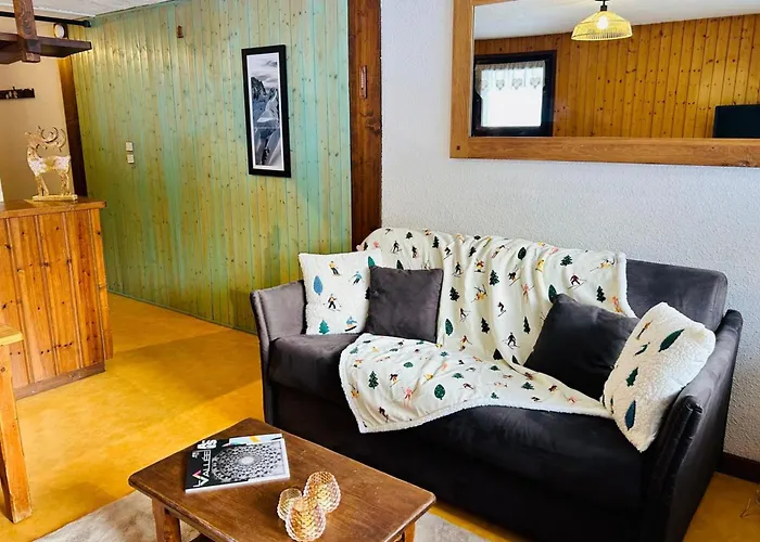 Апартаменты Comfortable With Garden In Шамони