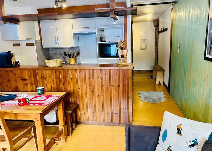 Апартаменты Comfortable With Garden In Шамони