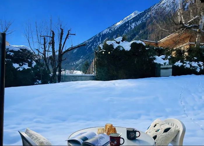 Comfortable With Garden In Апартаменты