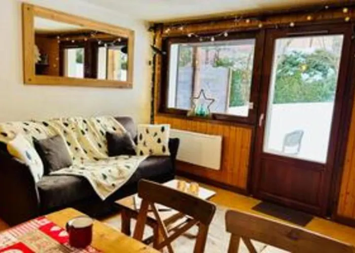 Comfortable With Garden In Апартаменты