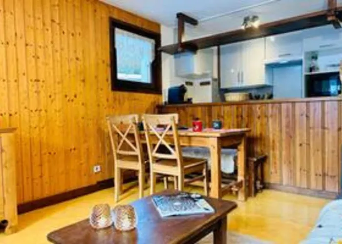 Апартаменты Comfortable With Garden In *