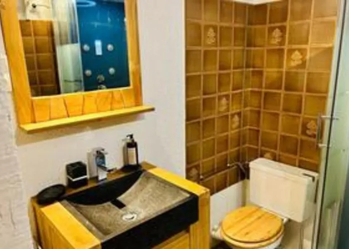 Comfortable With Garden In Апартаменты *