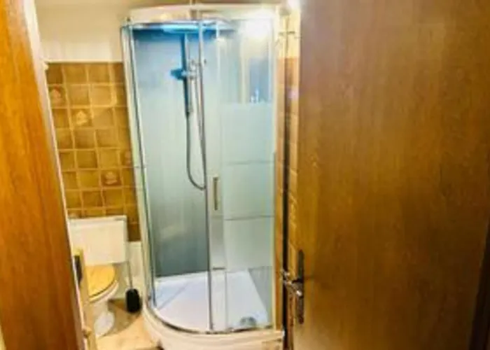 Comfortable With Garden In Апартаменты